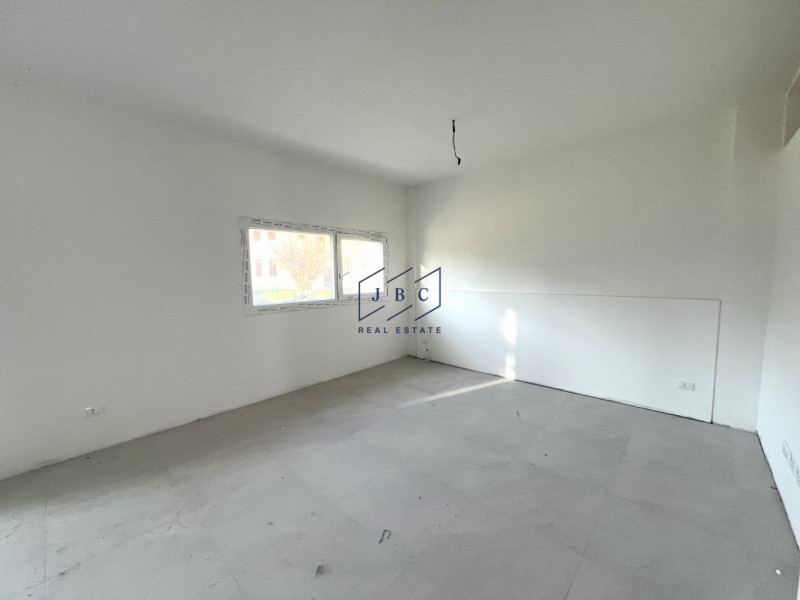 CESSALTO - (TV)
In una posizione strategica, a meno di un chilometro dal casello autostradale e n...