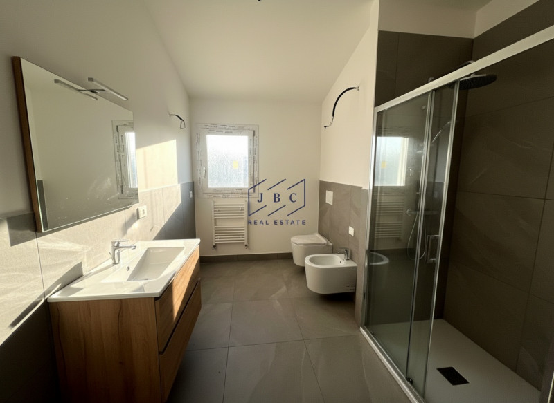 CESSALTO - (TV)
In una posizione strategica, a meno di un chilometro dal casello autostradale e n...