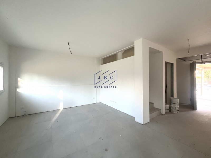 CESSALTO - (TV)
In una posizione strategica, a meno di un chilometro dal casello autostradale e n...