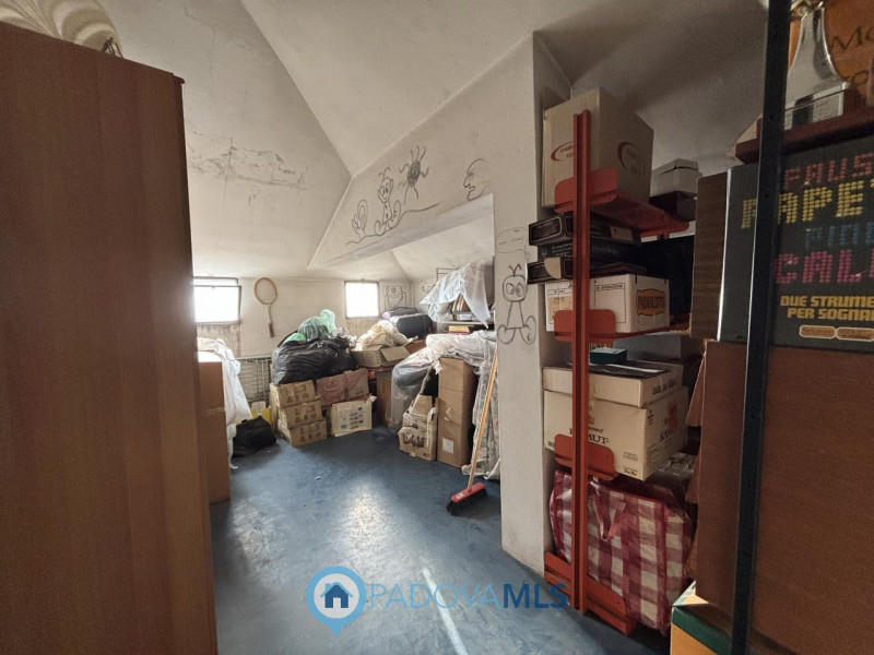 Immobile in esclusiva al Gruppo Padova MLS
In bella posizione residenziale, proponiamo appartamen...