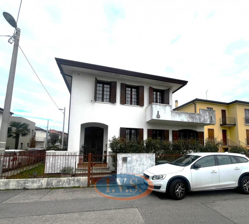 Padova Zona Porta Trento (PD): In tranquillo contesto residenziale, frequentato unicamente dagli ...