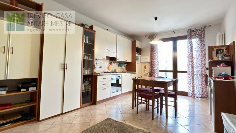 In zona elegante, tranquilla e molto ben servita, PROPONIAMO IN VENDITA Mini-Appartamento costrui...