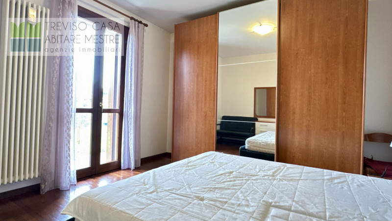 In zona elegante, tranquilla e molto ben servita, PROPONIAMO IN VENDITA Mini-Appartamento costrui...