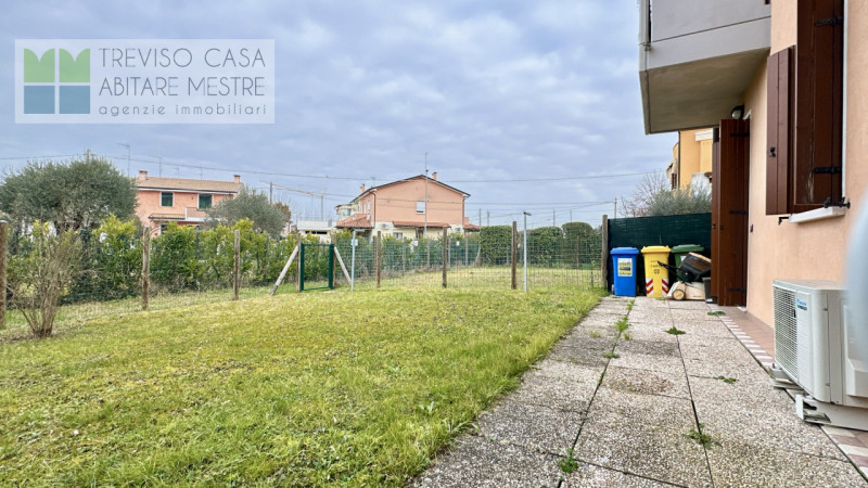 In zona elegante, tranquilla e molto ben servita, PROPONIAMO IN VENDITA Mini-Appartamento costrui...