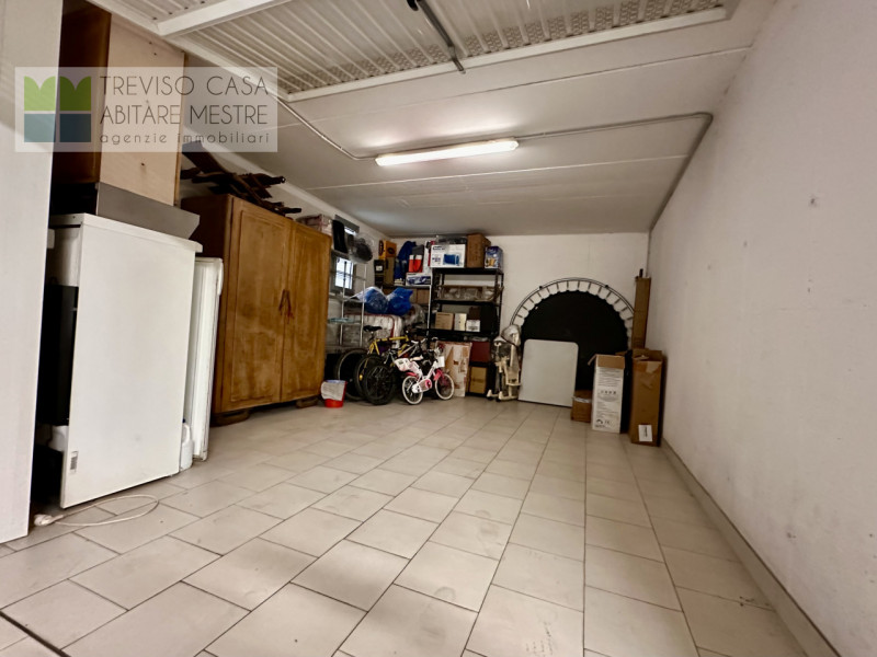 In zona elegante, tranquilla e molto ben servita, PROPONIAMO IN VENDITA Mini-Appartamento costrui...