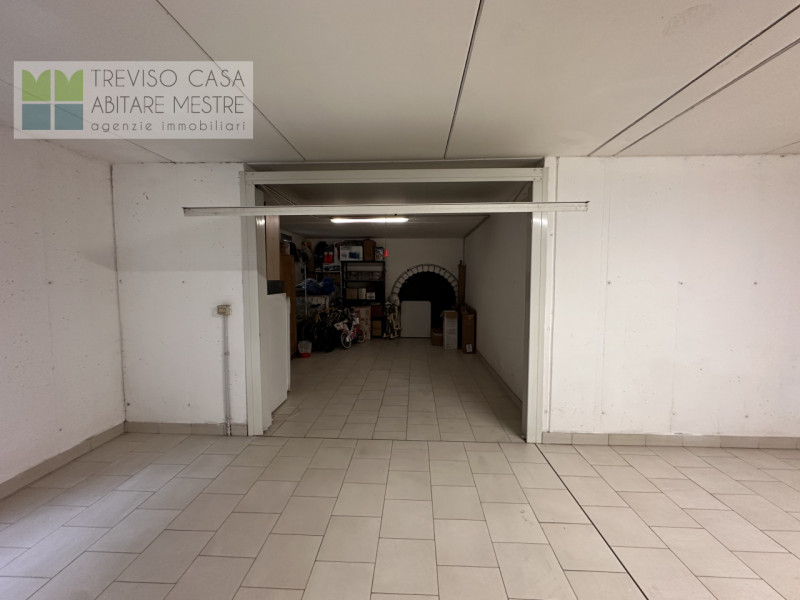 In zona elegante, tranquilla e molto ben servita, PROPONIAMO IN VENDITA Mini-Appartamento costrui...