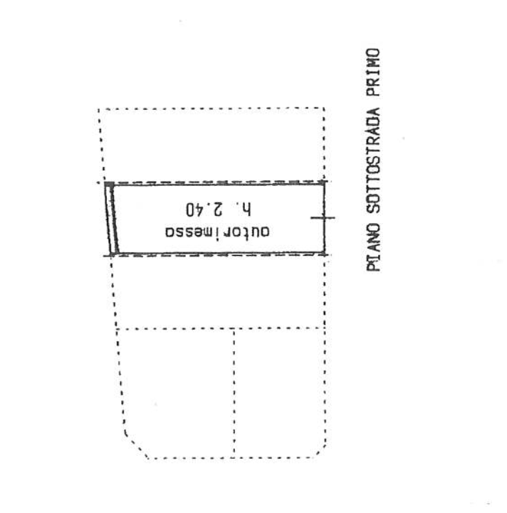 Luminoso attico limitrofo al centro, per chi ama distinguersi e godere di un grande terrazzo con ...