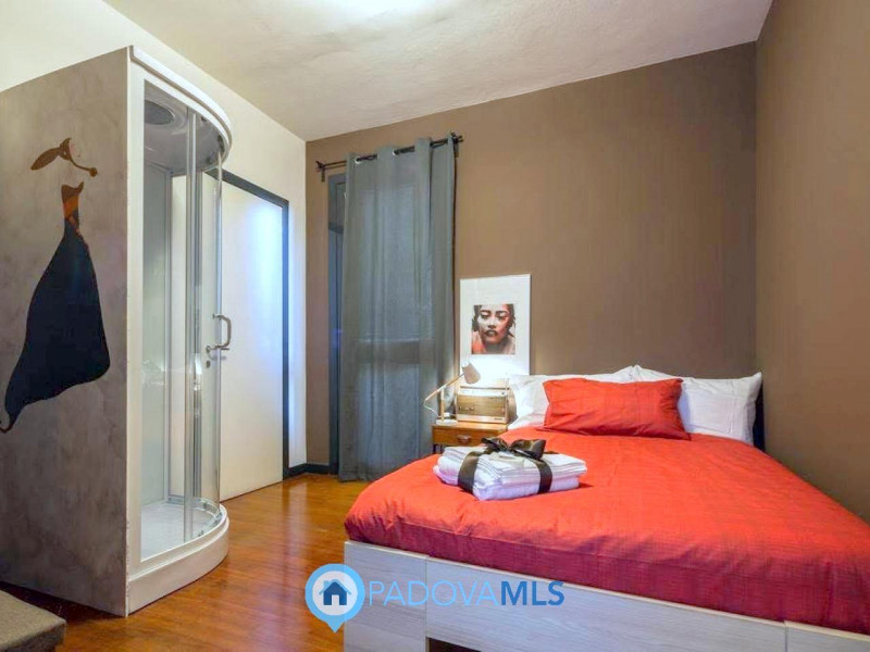 Immobile in esclusiva al Gruppo Padova MLS

OTTIMA CASA SINGOLA SU DUE LIVELLI CON GIARDINO PRIVA...