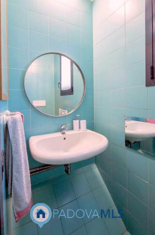 Immobile in esclusiva al Gruppo Padova MLS

OTTIMA CASA SINGOLA SU DUE LIVELLI CON GIARDINO PRIVA...