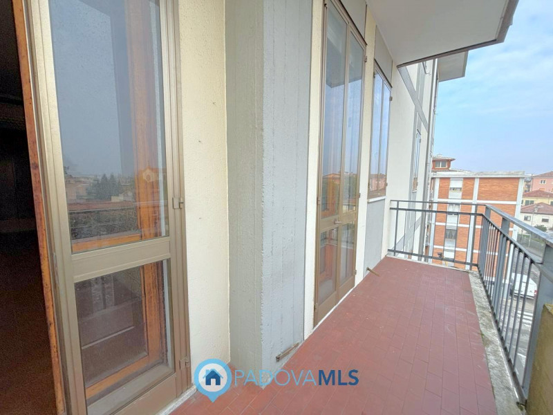 Immobile in esclusiva al Gruppo Padova MLS

In bella posizione residenziale, proponiamo appartame...