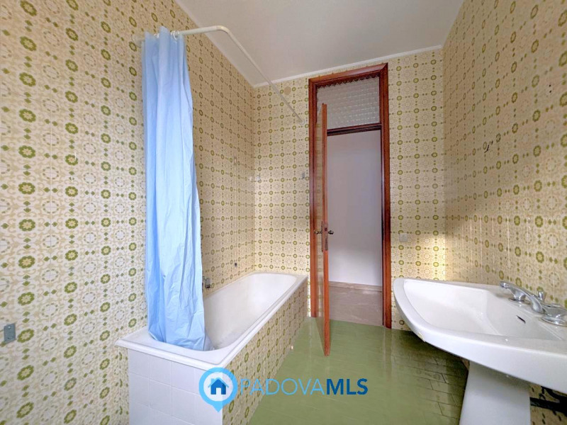 Immobile in esclusiva al Gruppo Padova MLS

In bella posizione residenziale, proponiamo appartame...