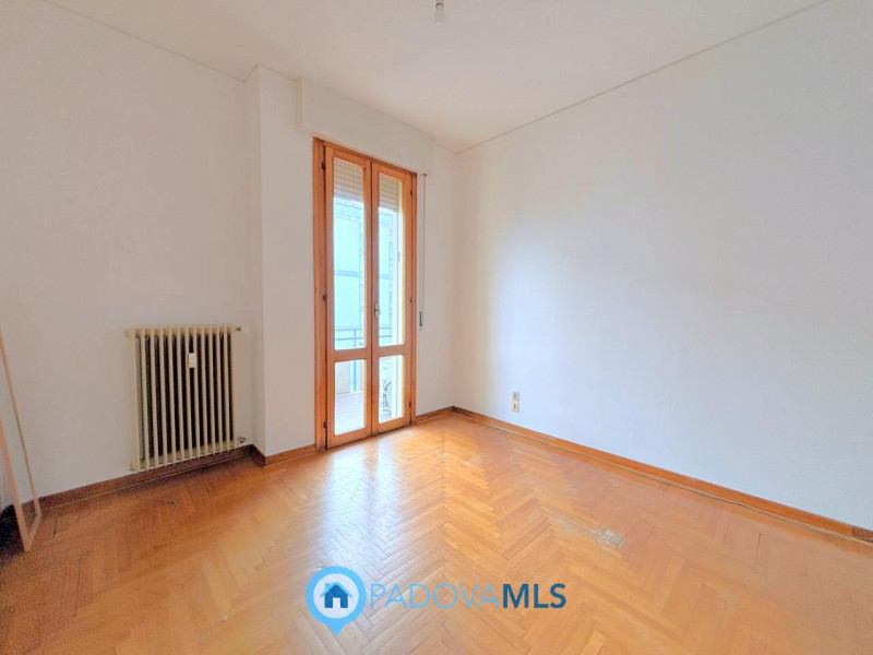 Immobile in esclusiva al Gruppo Padova MLS

In bella posizione residenziale, proponiamo appartame...