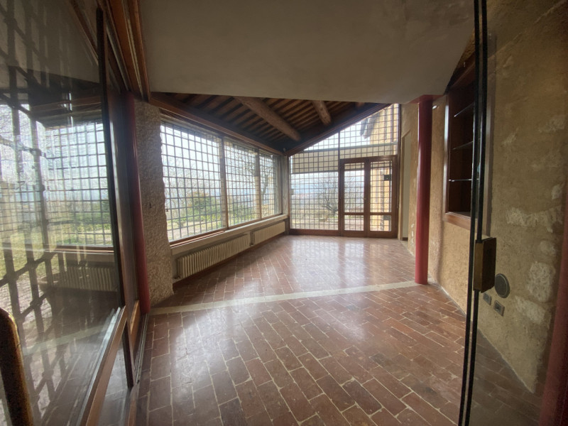 Villa singola Parco 6000mq Fotovoltaico e accumulo, Tetto nuovo , vista straordinaria sulla città...