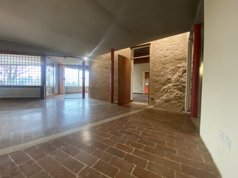 Villa singola Parco 6000mq Fotovoltaico e accumulo, Tetto nuovo , vista straordinaria sulla città...