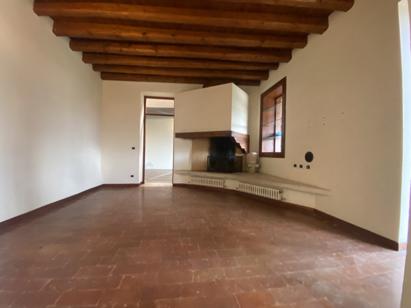 Villa singola Parco 6000mq Fotovoltaico e accumulo, Tetto nuovo , vista straordinaria sulla città...