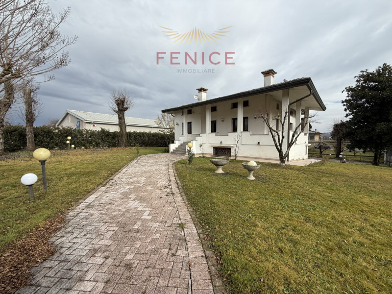 Nel cuore della campagna trevigiana, a Falzè di Piave, tranquilla frazione del Comune di Sernagli...