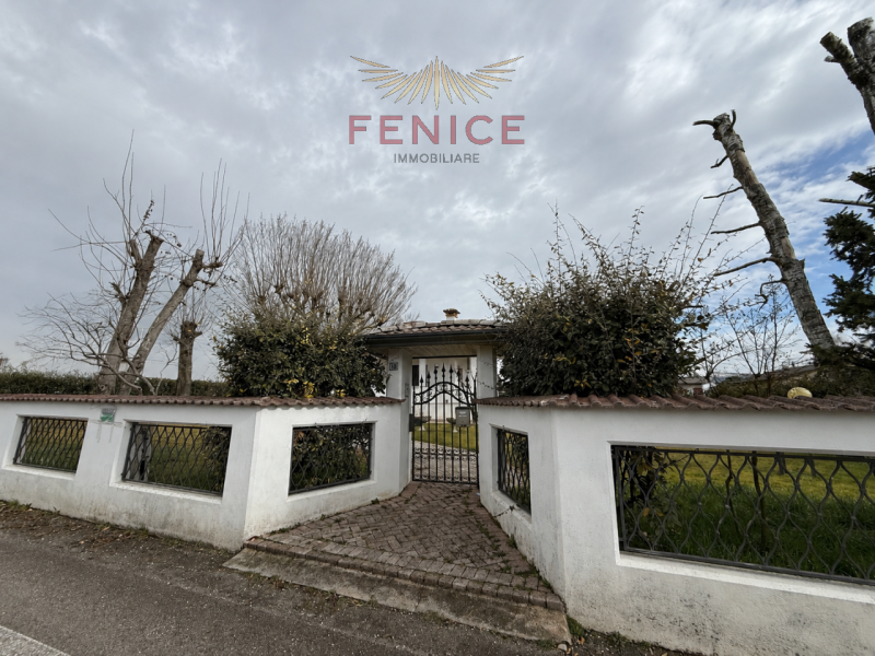 Nel cuore della campagna trevigiana, a Falzè di Piave, tranquilla frazione del Comune di Sernagli...