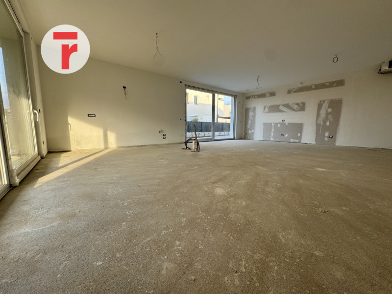 SELVAZZANO DENTRO - Su zona verdeggiante e a due passi da tutti i servizi ed alle tangenziali

Di...