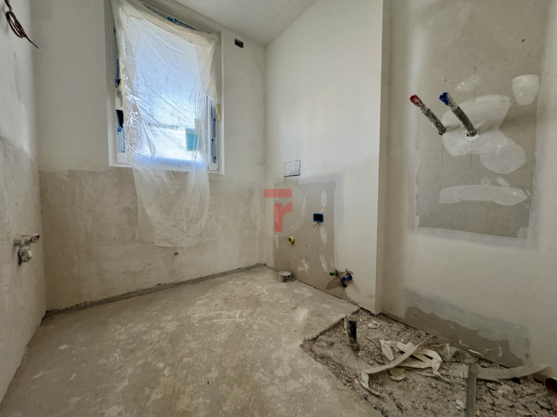 SELVAZZANO DENTRO - Su zona verdeggiante e a due passi da tutti i servizi ed alle tangenziali

Di...