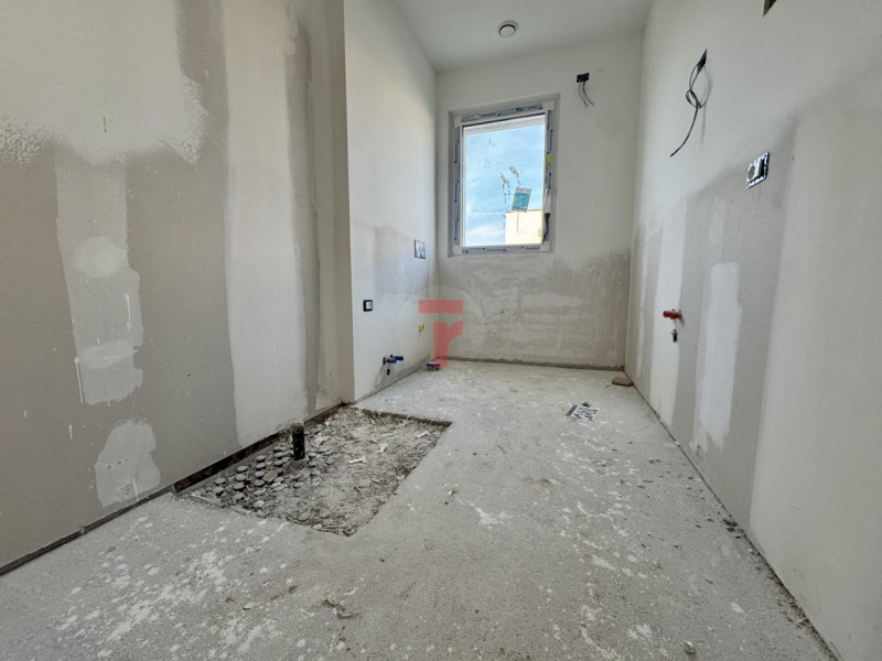 SELVAZZANO DENTRO - Su zona verdeggiante e a due passi da tutti i servizi ed alle tangenziali

Di...