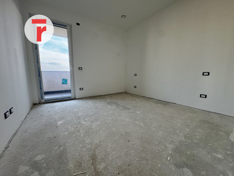 SELVAZZANO DENTRO - Su zona verdeggiante e a due passi da tutti i servizi ed alle tangenziali

Di...