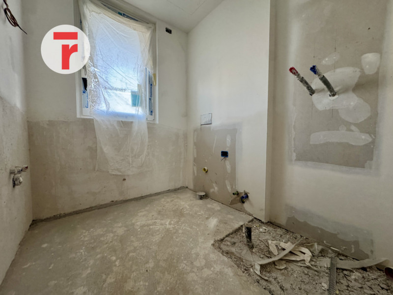 SELVAZZANO DENTRO - Su zona verdeggiante e a due passi da tutti i servizi ed alle tangenziali

Di...