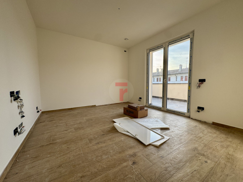 SELVAZZANO DENTRO - Su zona verdeggiante e a due passi da tutti i servizi ed alle tangenziali

Di...
