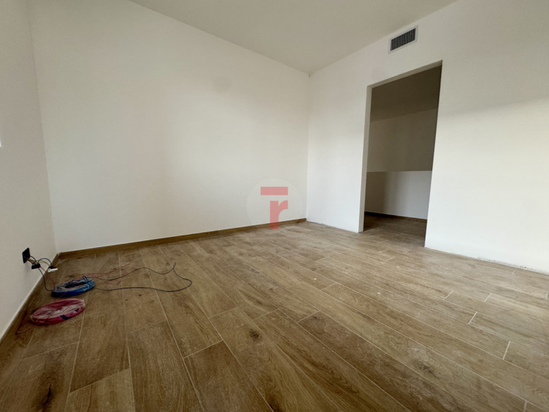 SELVAZZANO DENTRO - Su zona verdeggiante e a due passi da tutti i servizi ed alle tangenziali

Di...