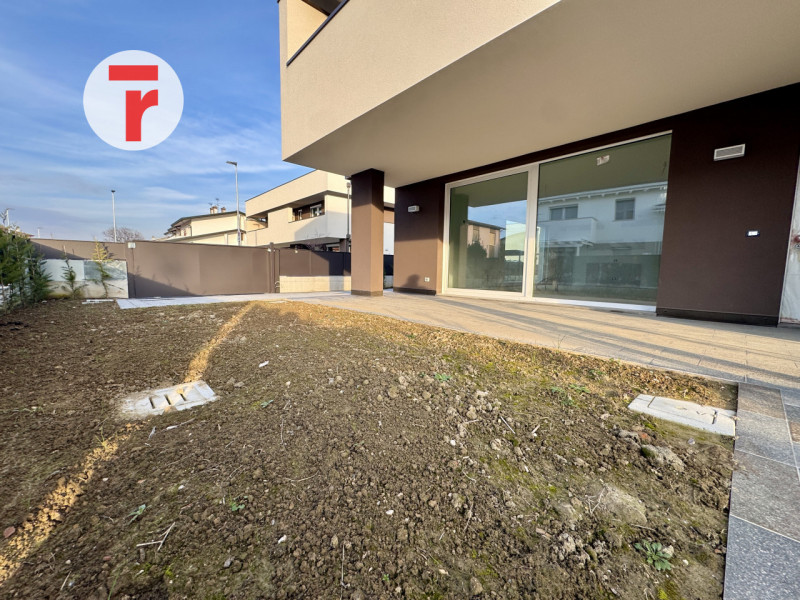 SELVAZZANO DENTRO - Su zona verdeggiante e a due passi da tutti i servizi ed alle tangenziali

Di...