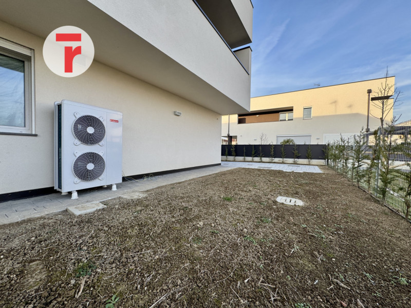 SELVAZZANO DENTRO - Su zona verdeggiante e a due passi da tutti i servizi ed alle tangenziali

Di...