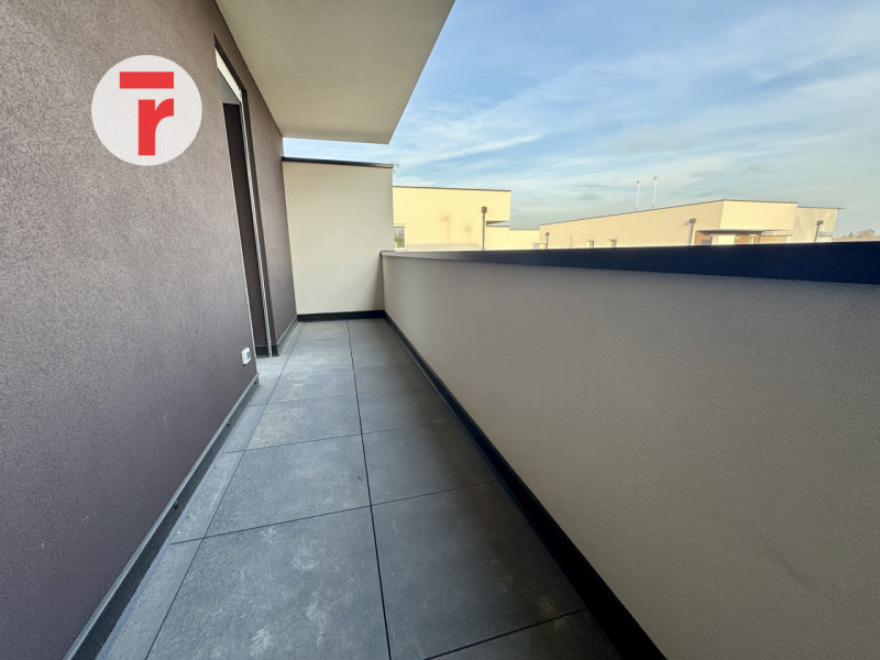 SELVAZZANO DENTRO - Su zona verdeggiante e a due passi da tutti i servizi ed alle tangenziali

Di...