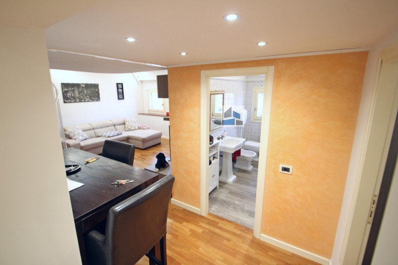 SAN DONO - Posizionato in centro paese, proponiamo elegante appartamento al secondo piano, dispon...