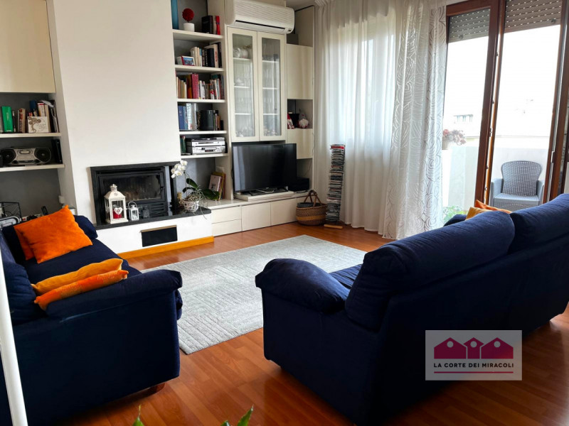 COSTABISSARA: APPARTAMENTO COMPLETAMENTE RISTRUTTURATO CON VISTA APERTA, AMBIENTI LUMINOSI, CAMIN...