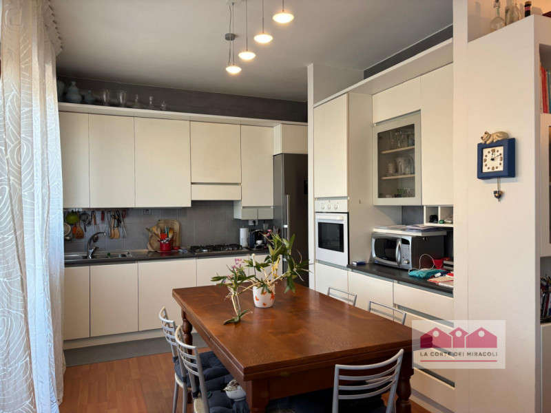 COSTABISSARA: APPARTAMENTO COMPLETAMENTE RISTRUTTURATO CON VISTA APERTA, AMBIENTI LUMINOSI, CAMIN...