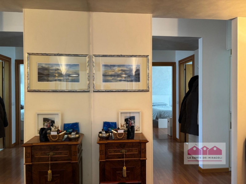 COSTABISSARA: APPARTAMENTO COMPLETAMENTE RISTRUTTURATO CON VISTA APERTA, AMBIENTI LUMINOSI, CAMIN...