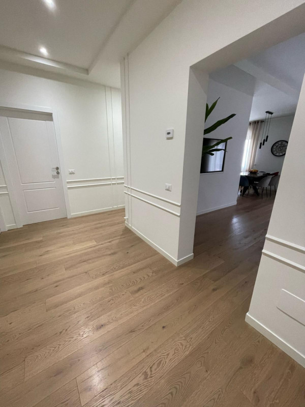 VILLAGGIO MONTE GRAPPA

Inserito in una zona comoda a tutti i principali servizi della città.

DE...