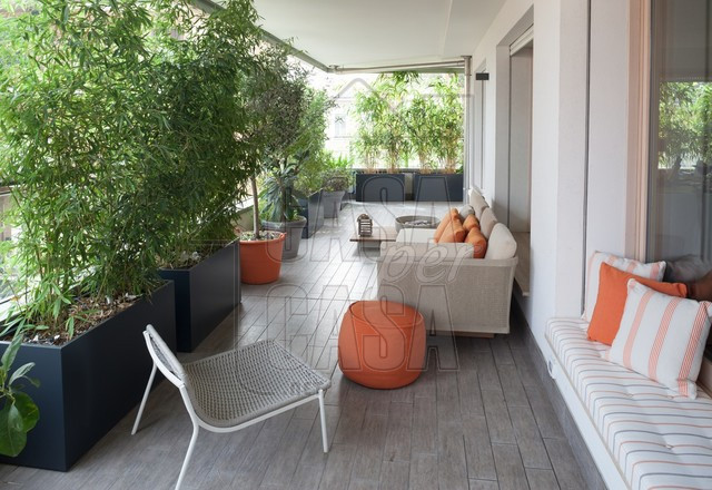 Proponiamo in vendita un appartamento al secondo ed ultimo piano di uno stabile di nuova realizza...