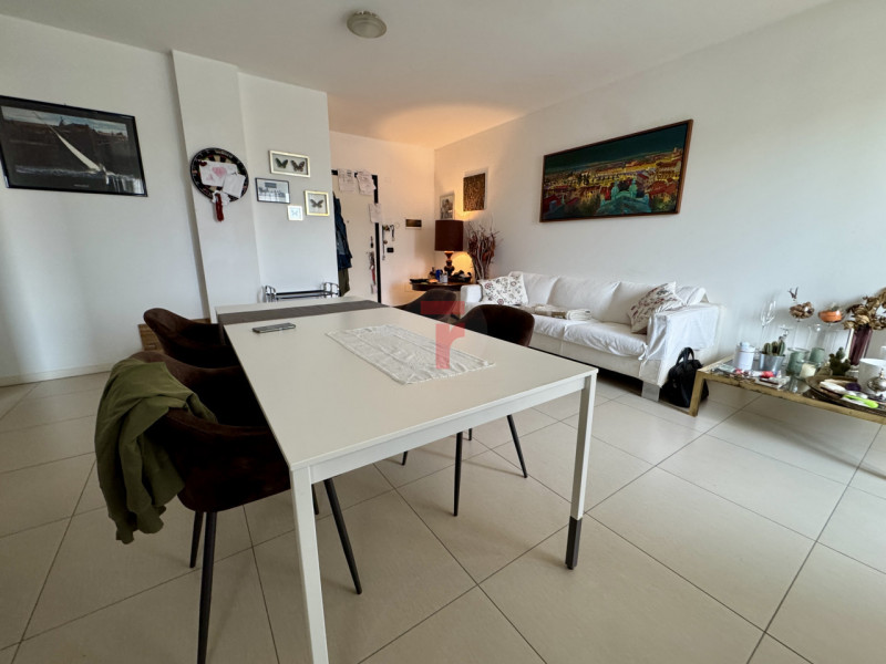 VIGONZA - Loc.Peraga - Su condominio edificato nel 2010. Primo ed ultimo piano su due livelli int...