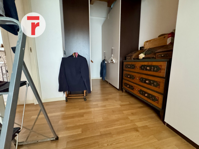 VIGONZA - Loc.Peraga - Su condominio edificato nel 2010. Primo ed ultimo piano su due livelli int...