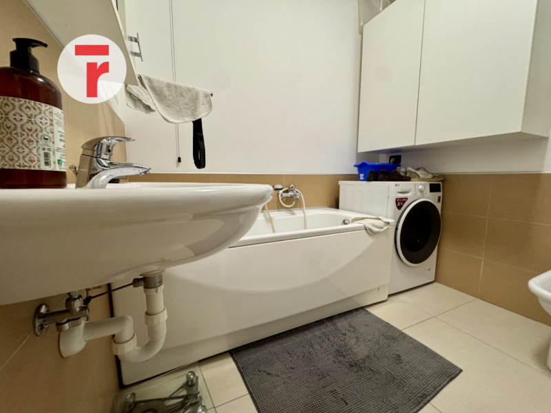 VIGONZA - Loc.Peraga - Su condominio edificato nel 2010. Primo ed ultimo piano su due livelli int...