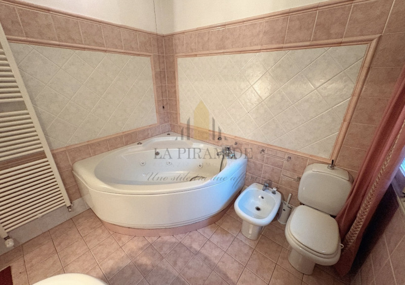 PADOVA – ZONA SANTO | APPARTAMENTO DUPLEX CON TERRAZZO PANORAMICO

Nel cuore del centro storico d...