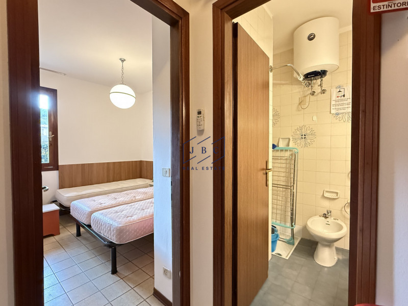 BIBIONE - (VE)
Scopri questo bilocale al piano terra in vendita a Bibione, situato in un residenc...