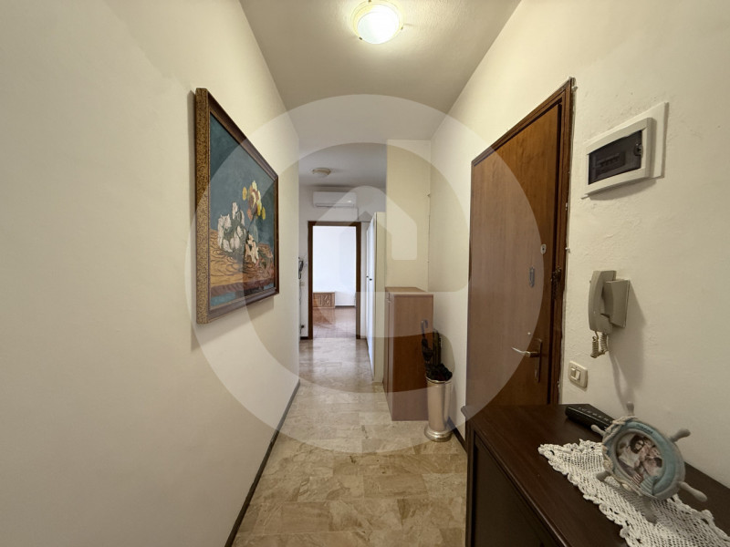 Scopri questo appartamento arredato situato a due passi dal centro di Piombino Dese, una località...