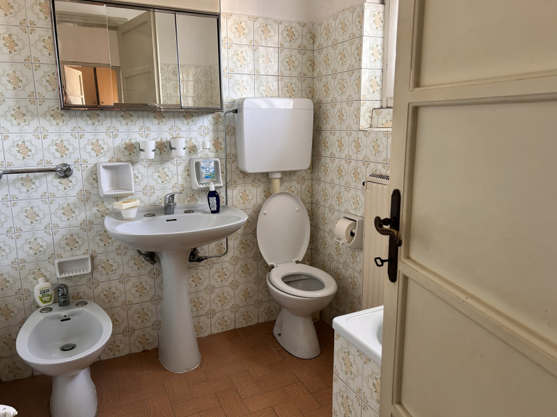 Nel cuore del quartiere Ferrovieri, quartiere residenziale comodo a tutti i principali servizi co...