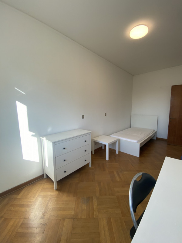 Laterare di via Sorio, via Peschiera Appartamento ultimo piano con ascensore Ingresso salone cuci...