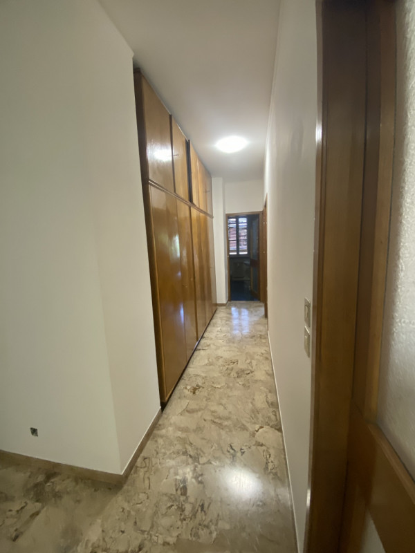 Laterare di via Sorio, via Peschiera Appartamento ultimo piano con ascensore Ingresso salone cuci...
