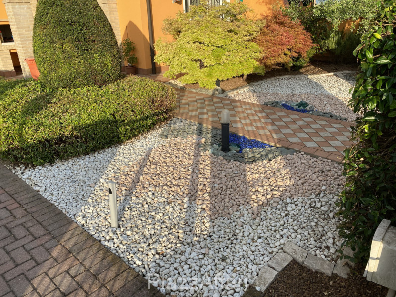 ==== >>>> PREZZO RIBASSATO <<<< ====

Proponiamo in vendita aggiornatissima porzione di bifamilia...