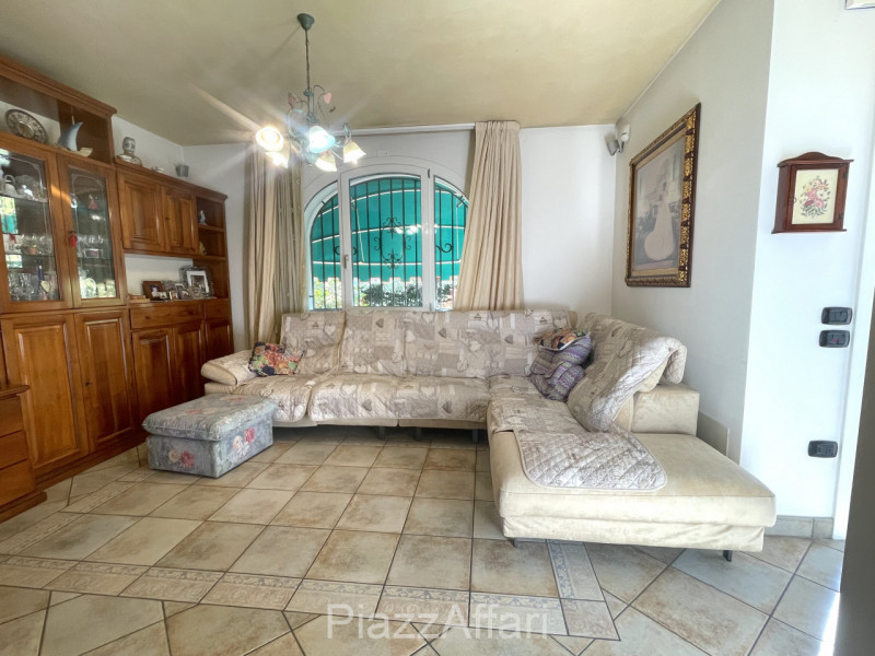 ==== >>>> PREZZO RIBASSATO <<<< ====

Proponiamo in vendita aggiornatissima porzione di bifamilia...