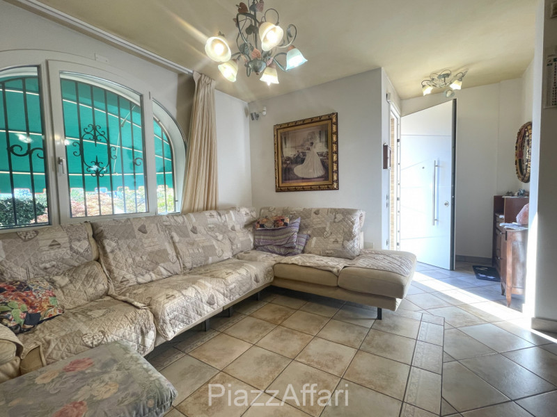 ==== >>>> PREZZO RIBASSATO <<<< ====

Proponiamo in vendita aggiornatissima porzione di bifamilia...