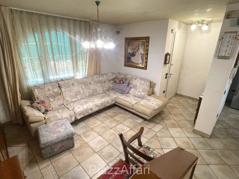 ==== >>>> PREZZO RIBASSATO <<<< ====

Proponiamo in vendita aggiornatissima porzione di bifamilia...